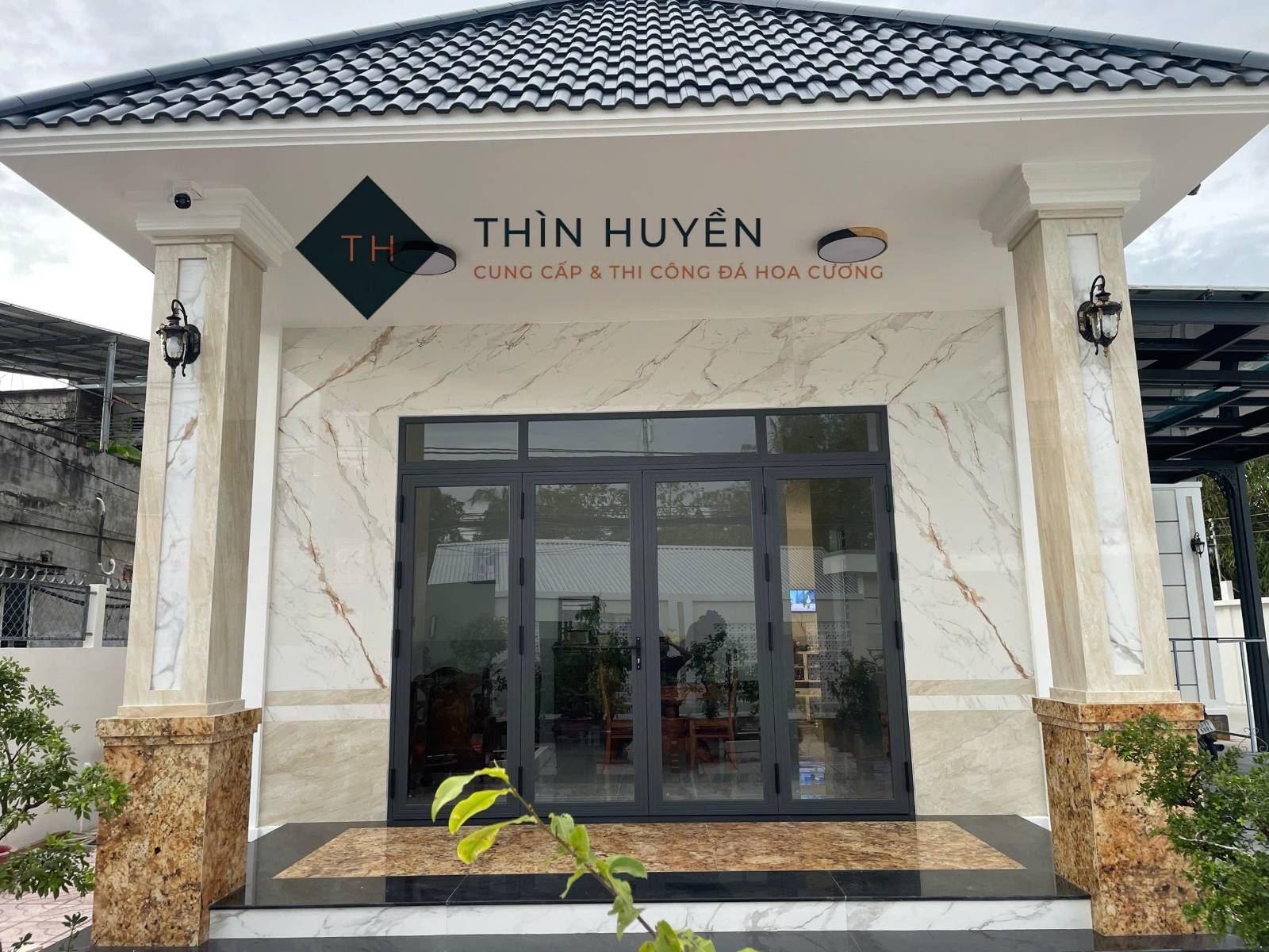 Đá ốp mặt tiền nhà 1 tầng – công trình Đá Hoa Cương Thìn Huyền